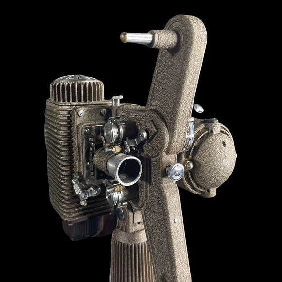 Vintage Revere Camera Co. Model 85 8MM Projector Chicago, and Reels + Extras - Picture 4 of 16